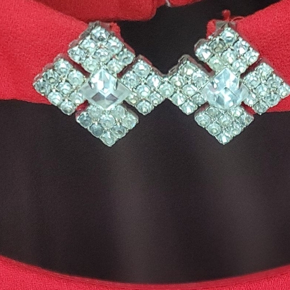 Donna Ricco Scarlet Maxi Dress with Sexy Leg Slit - Picture 4 of 8